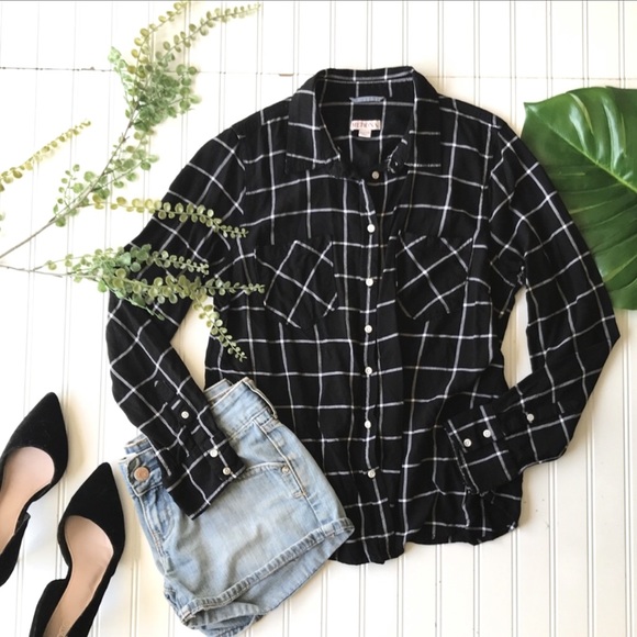 Merona Tops - Windowpane plaid button up shirt black white